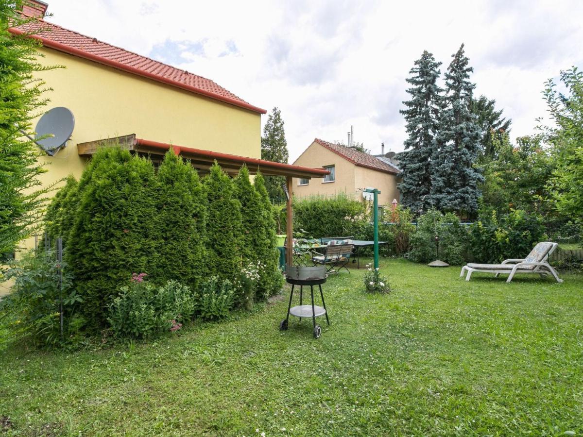 Lively Holiday Home In Wien With Private Garden 외부 사진